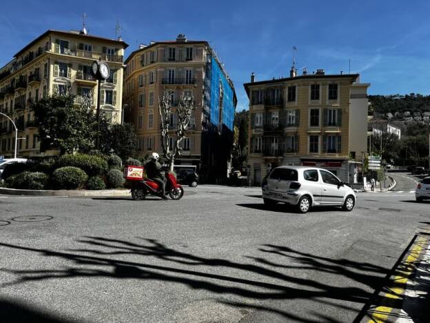 DROIT AU BAIL QUARTIER DU PORT  5353