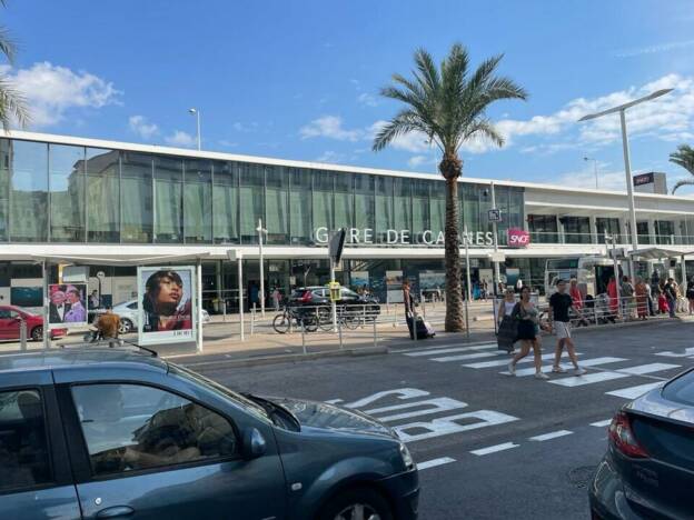 A VENDRE FONDS DE COMMERCE BRASSERIE – TABAC CANNES 5516