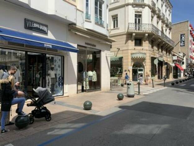 LOCATION PURE RUE D’ANTIBES  5343